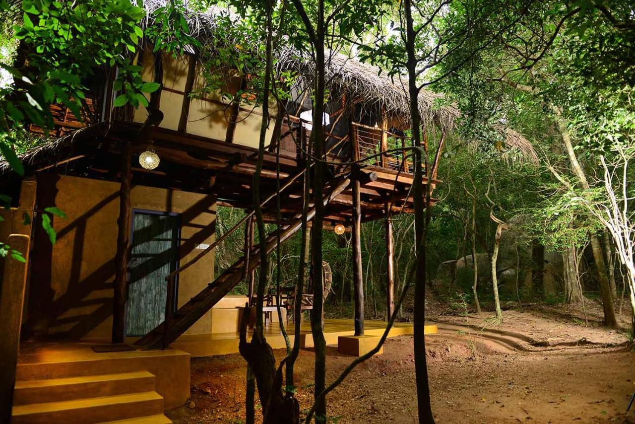 Back Of Beyond - Pidurangala Vila Sigiriya Exterior foto